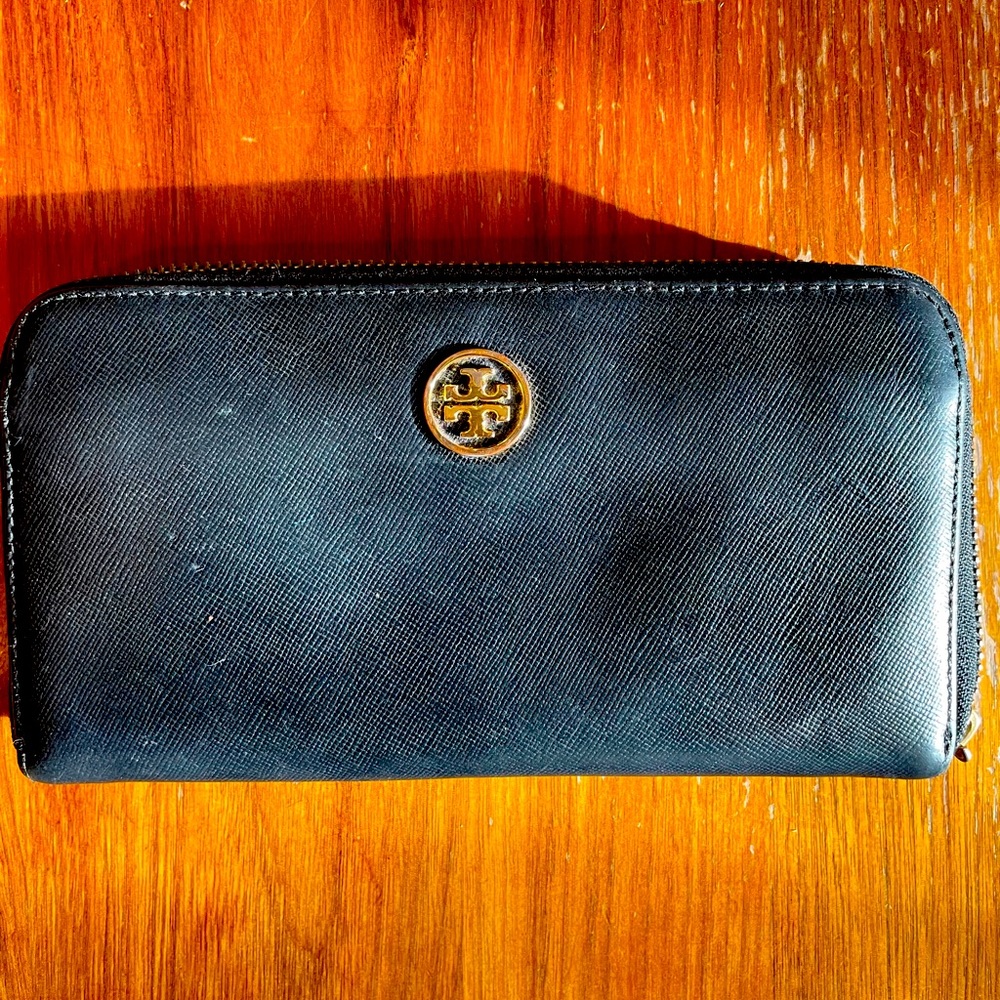 Tory Burch Robinson Wallet